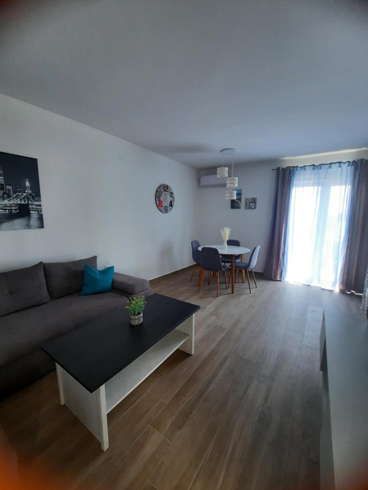 Apartmani Gabrijel Novi Vinodolski Eksteriør billede
