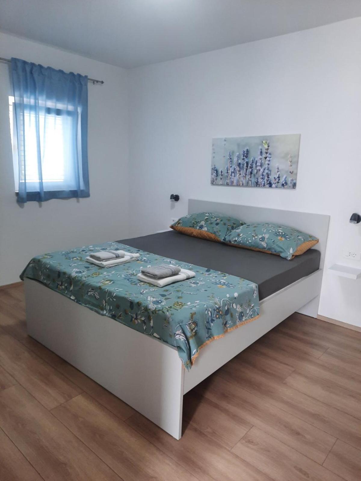 Apartmani Gabrijel Novi Vinodolski Eksteriør billede